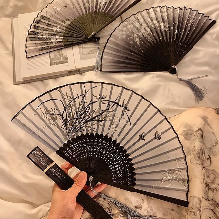 Chinese style folding small fan portable ancient Chinese style summer black bamboo fan for female