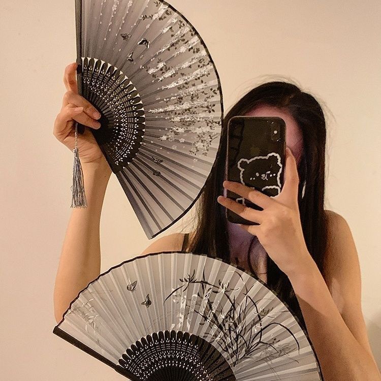Chinese style folding small fan portable ancient Chinese style summer black bamboo fan for female